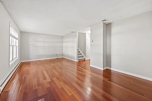 180 Gorman St Photo 1