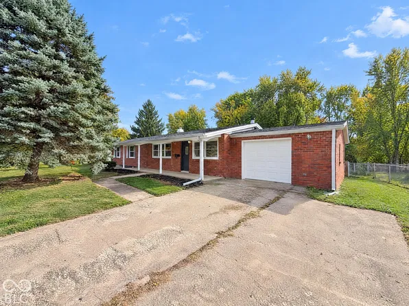 135 Southlane Dr, New Whiteland, IN 46184