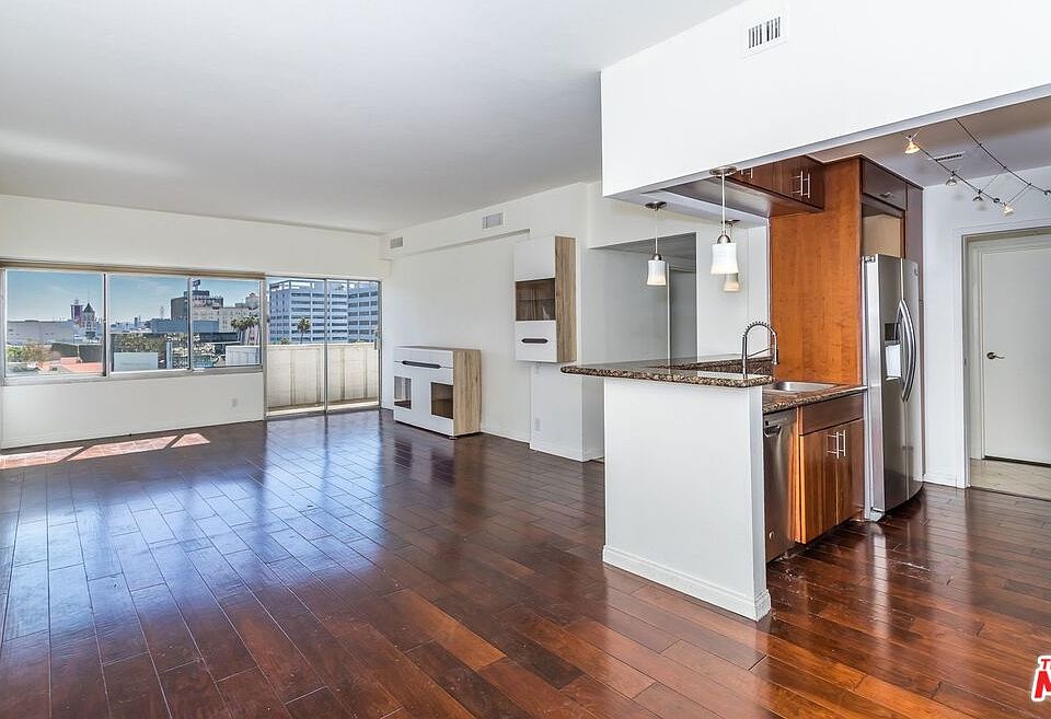 1st image of 7135 Hollywood Blvd APT 606