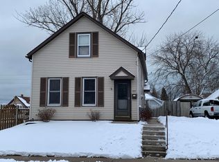 1017 S 20th St, Manitowoc, WI 54220