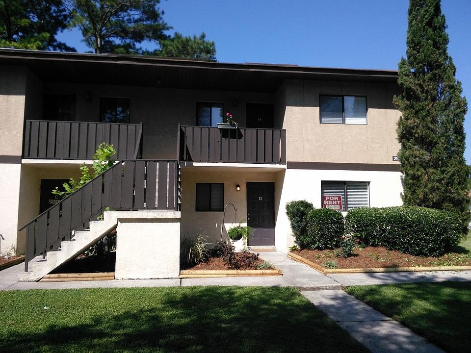Summer at Dovefield Condos