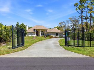 1711 Bayshore Dr, Englewood, FL 34223