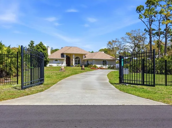 1711 Bayshore Dr, Englewood, FL 34223