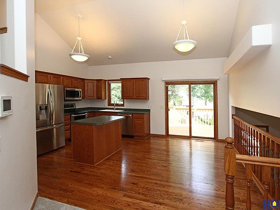 3rd image of 2856 Ohanlon Dr