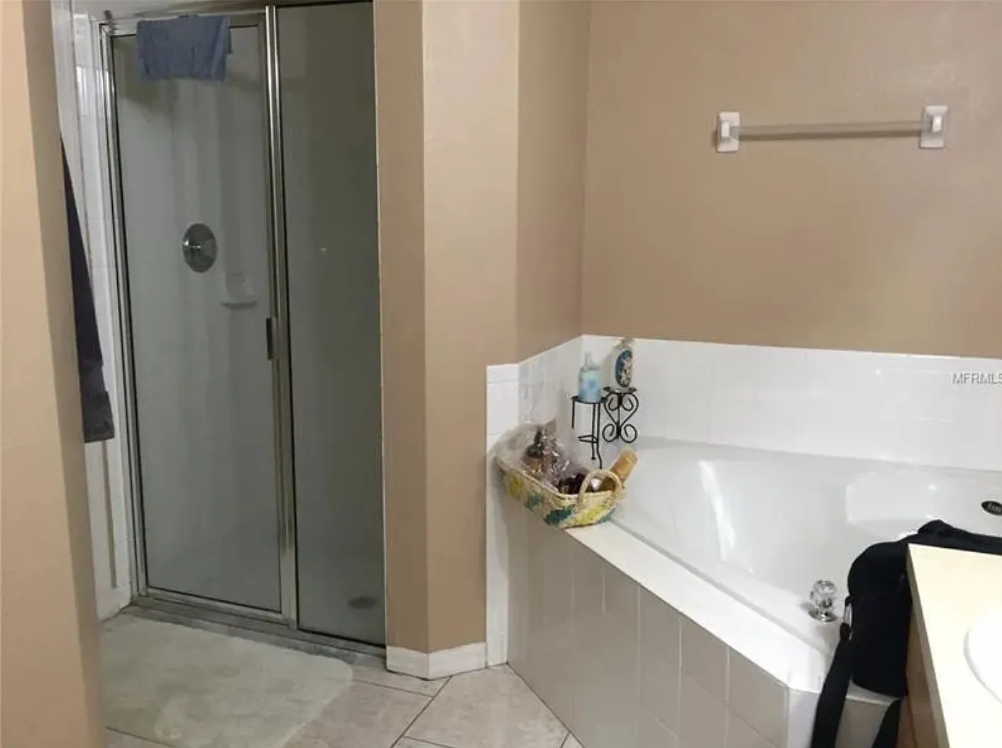 5 bed, 1825 sqft, $2,500 — Photo 2