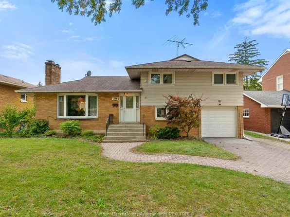 2759 Rockwell Blvd, Windsor, ON N9E 2A2