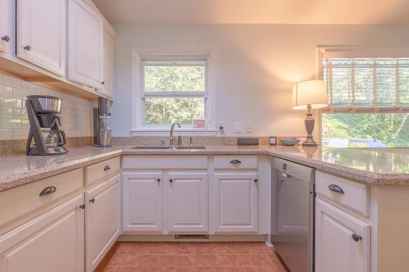 275 Kimberly Ave — Photo 4