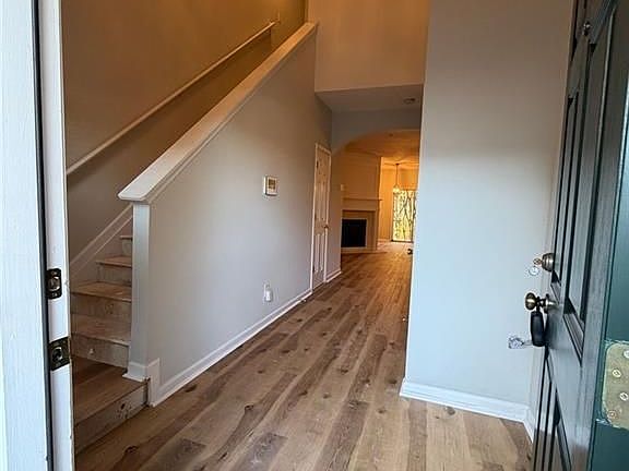 2nd image of 924 Magnolia Leaf Dr