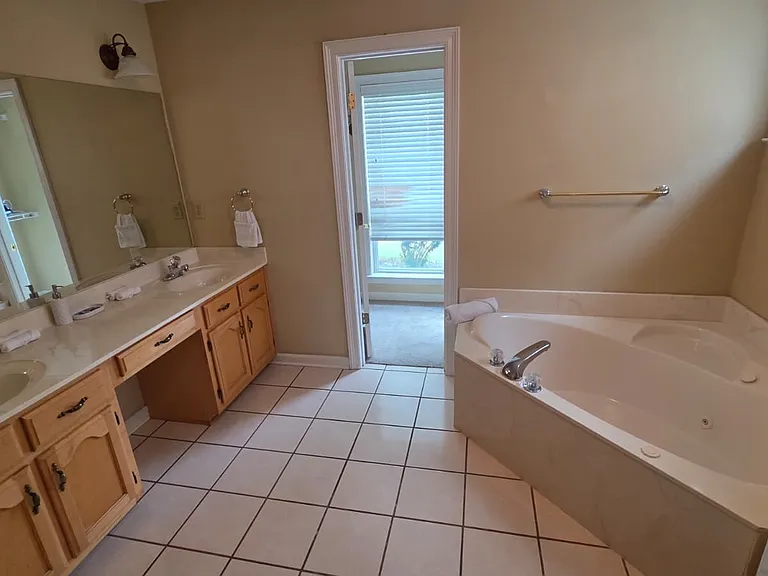 75 Fairoaks Dr — Photo 30