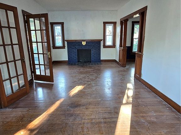 3rd image of 1221 Madison Ave
