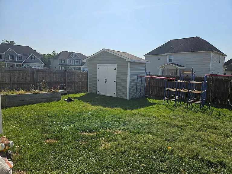 403 Derrick Dr — Photo 29