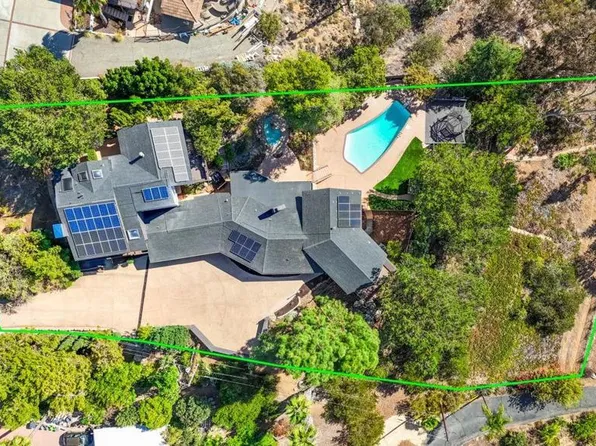 10167 Grandview Dr, La Mesa, CA 91941