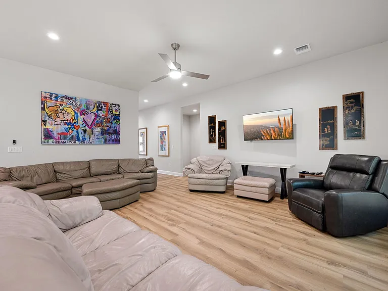 2503 Wilson Ave — Photo 7