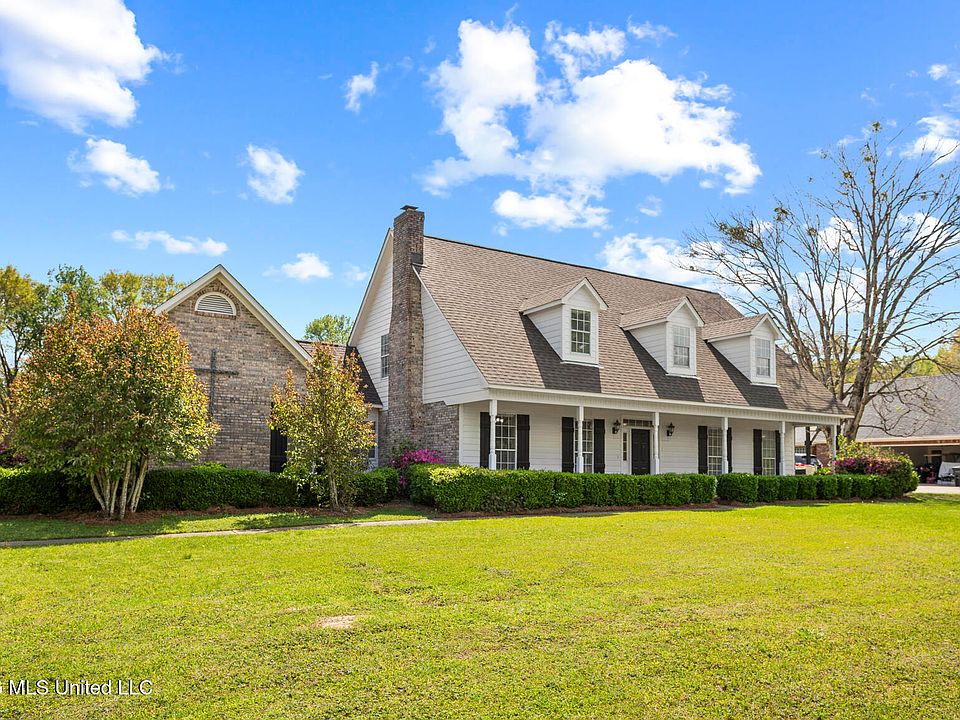 1st image of 113 Golden Ln