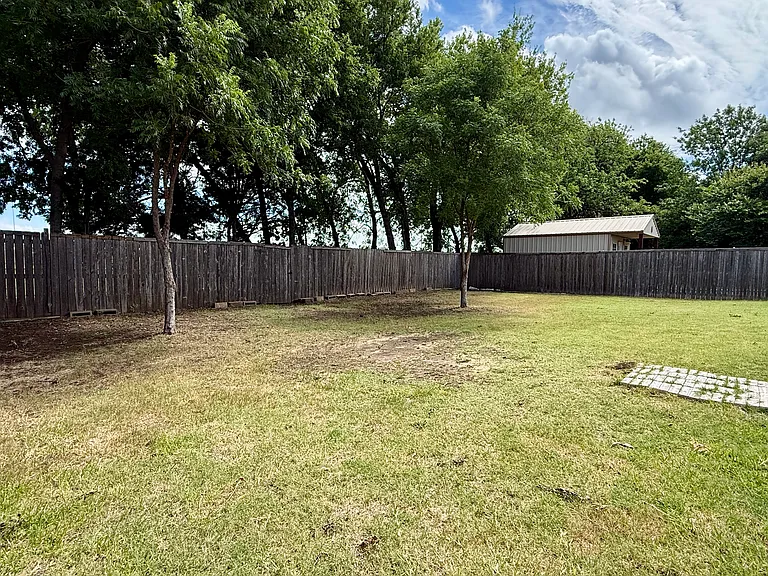 243 Lake Travis Dr — Photo 6