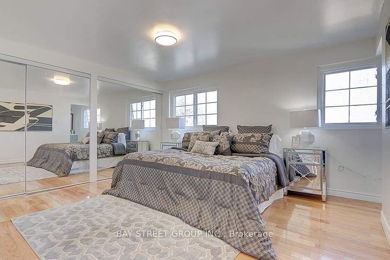 Toronto House for rent - 4 Bedrooms — photo 8