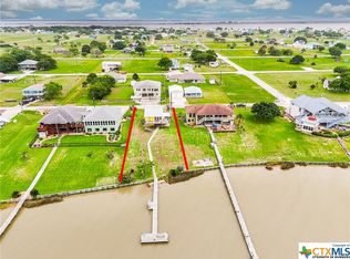 816 W Bayshore Dr, Palacios, TX 77465