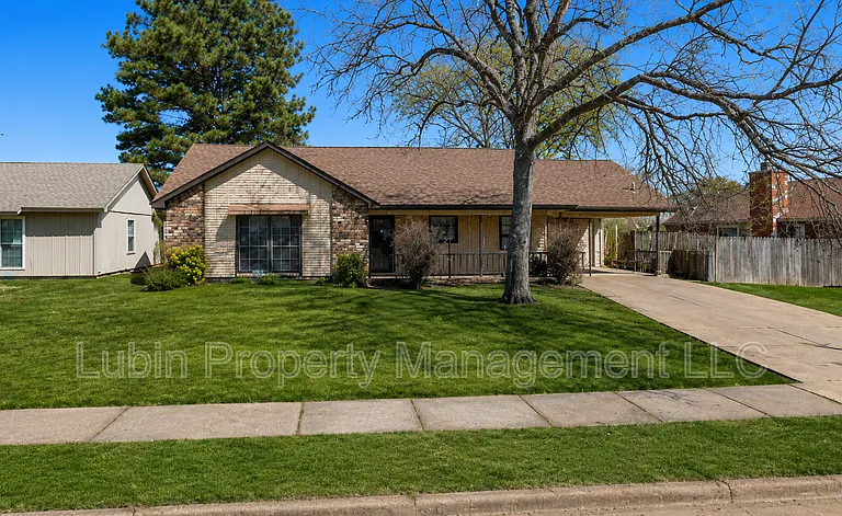 6830 Kirby Arms Dr — Photo 1
