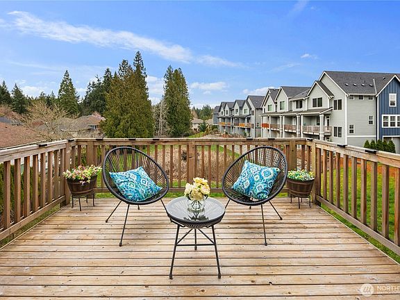 3rd image of 1621 Seattle Hill Road #u-1