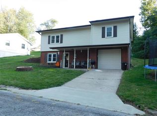 15 Hawthorne Ln, Hannibal, MO 63401