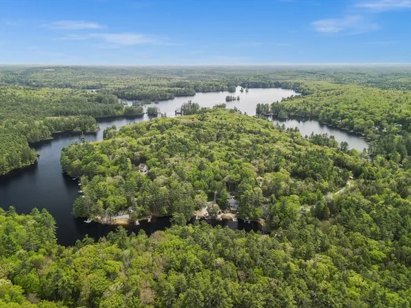 117 Lakeview Dr, Nottingham, NH 03290