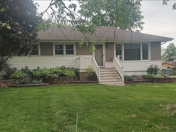 1S535 Stillwell Rd