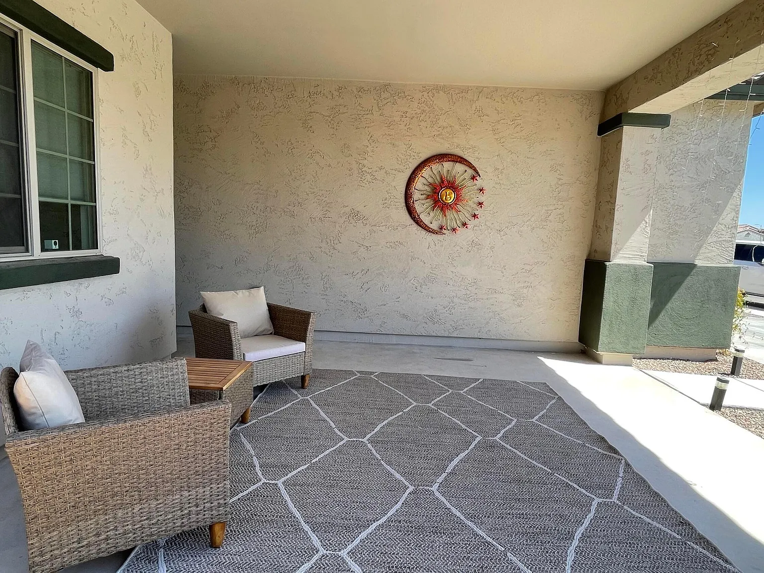 4 bed, 2.0 bath, 1596 sqft, $3,400 — Photo 2