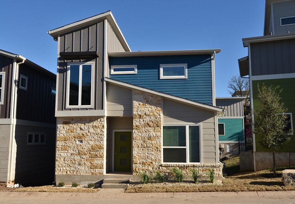 1st image of 2921 Bond Dr