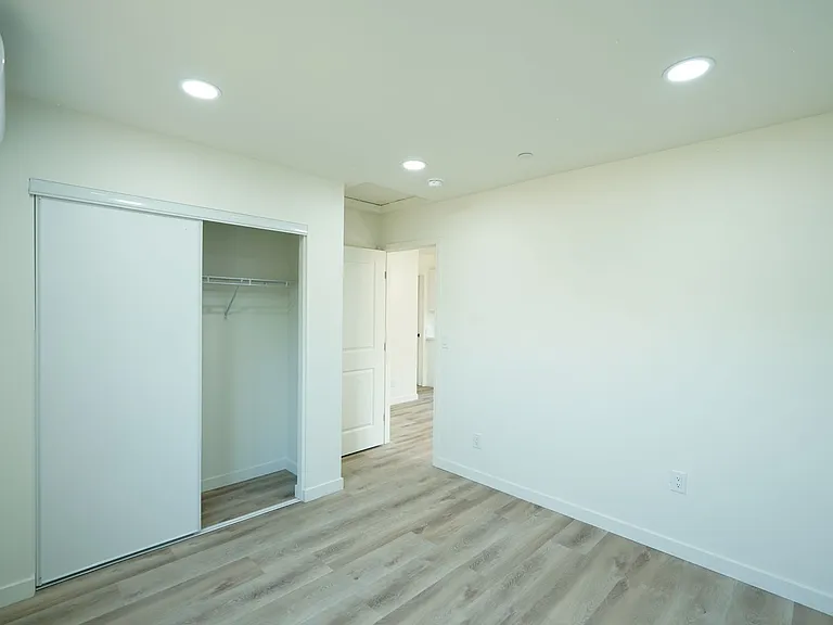 4805 Charlotte Way — Photo 19