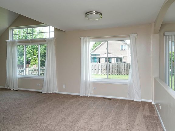 4th image of 4520 Rolling Hills Dr