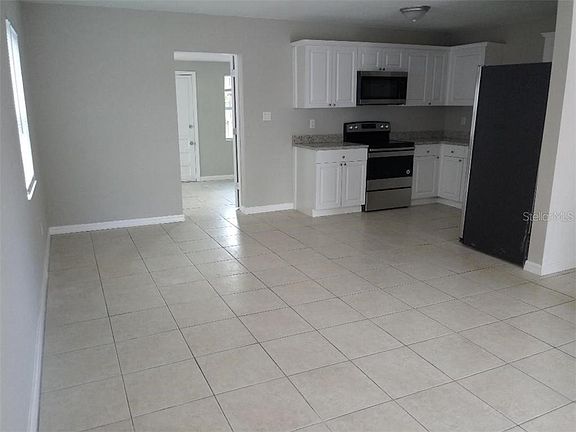 3rd image of 4905 Shoshone St