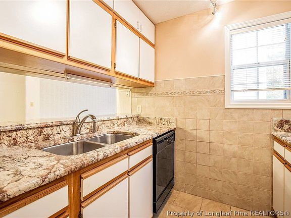 5th image of 259 Waterdown Dr APT 8