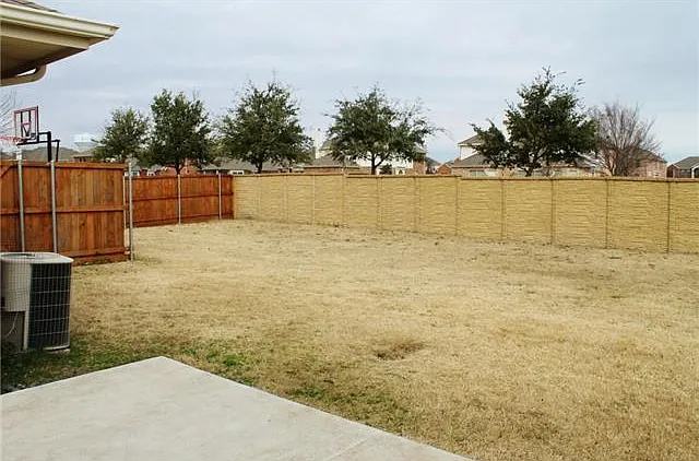 629 Rothschild Ln — Photo 17