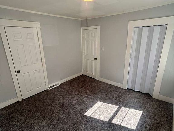 4th image of 14-16 Maple St #16-1