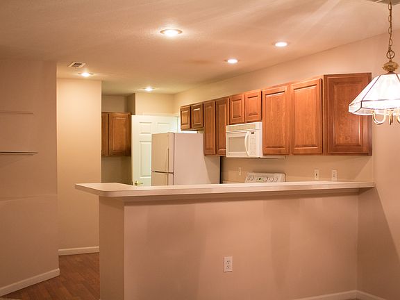 4th image of 152 Orchard Oak Dr