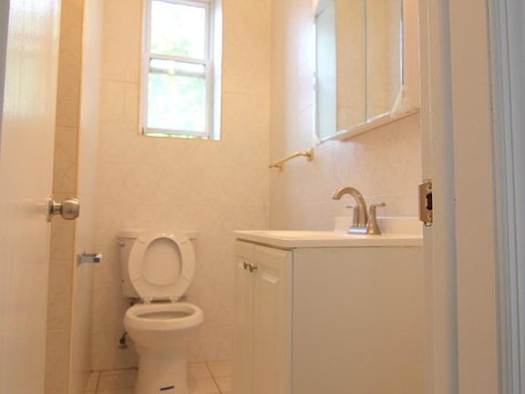 5th image of 2522 W 16th St #2A