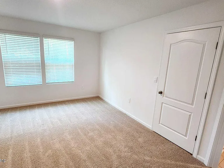 307 Redbud Rd — Photo 16