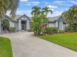 2212 Oxford Ridge Cir, Lehigh Acres, FL 33973