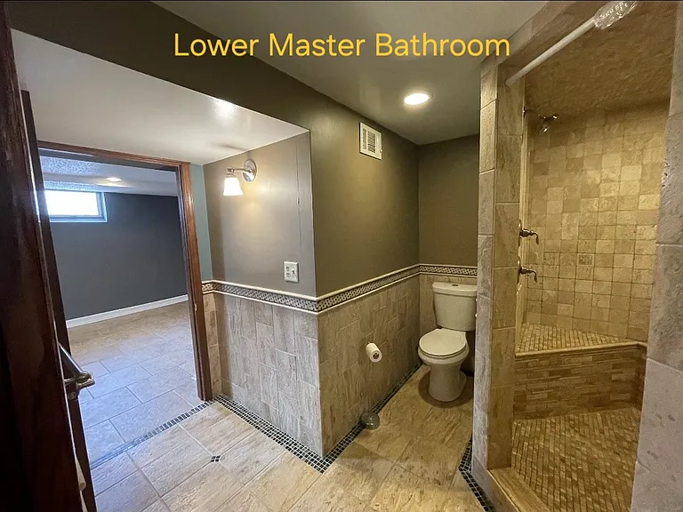 6709 Markwood Dr N — Photo 24
