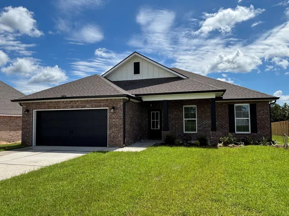 5902 Luckenbach Ln, Crestview, FL 32539