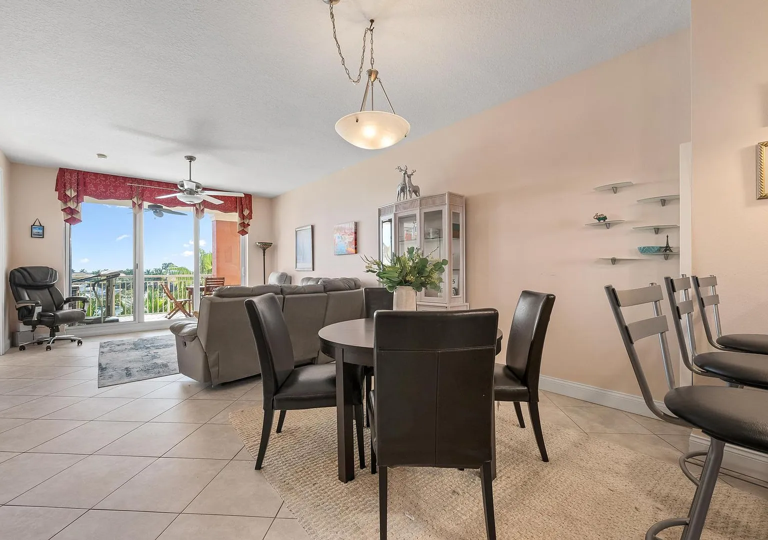 ** Available For The Upcoming 2027 Season! ** Welcome To Luxurious Waterfront Living In This Stun... — Photo 4