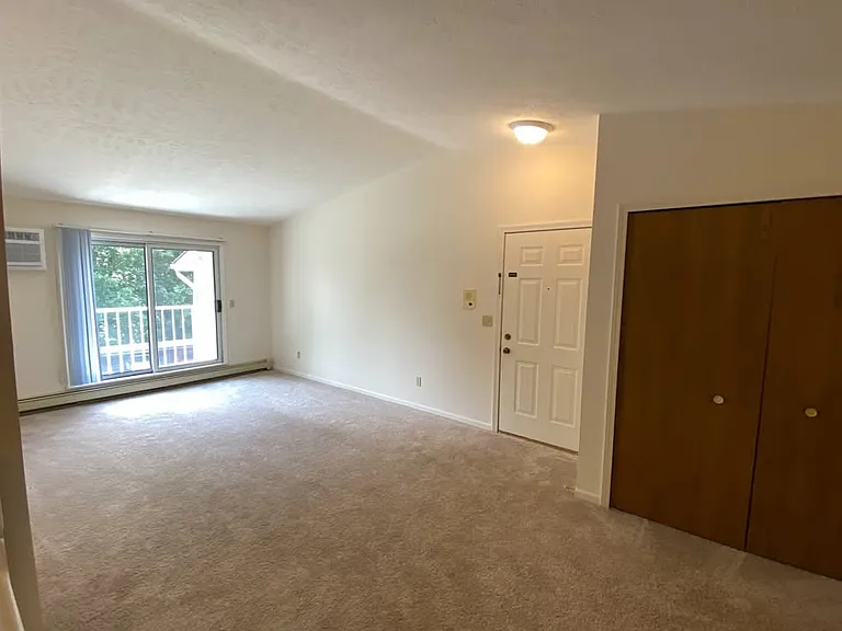 Autumn Ridge Apartments — Photo 10