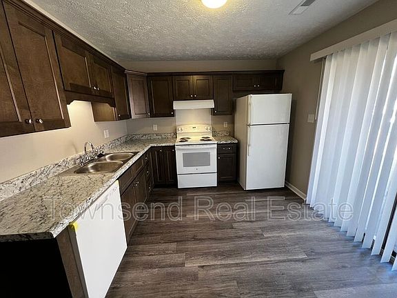 3rd image of 1437B Ireland Dr