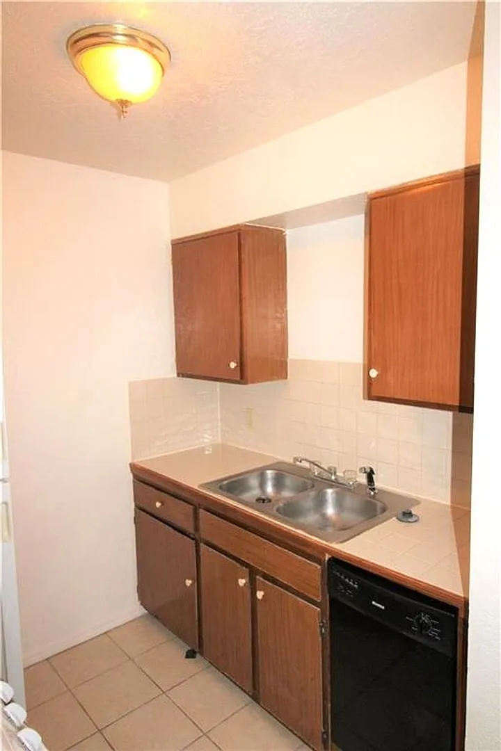 Two bedroom apartment in Noble — Photo 2