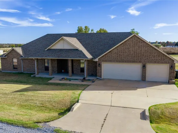 4040 Lonetree Dr, Edmond, OK 73025