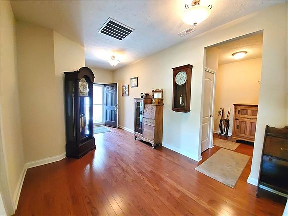 3rd image of 5138 Lilium Dr