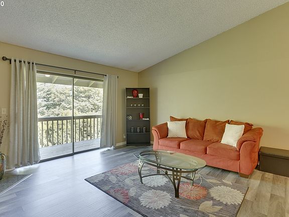 5th image of 2810 Treetop Ln