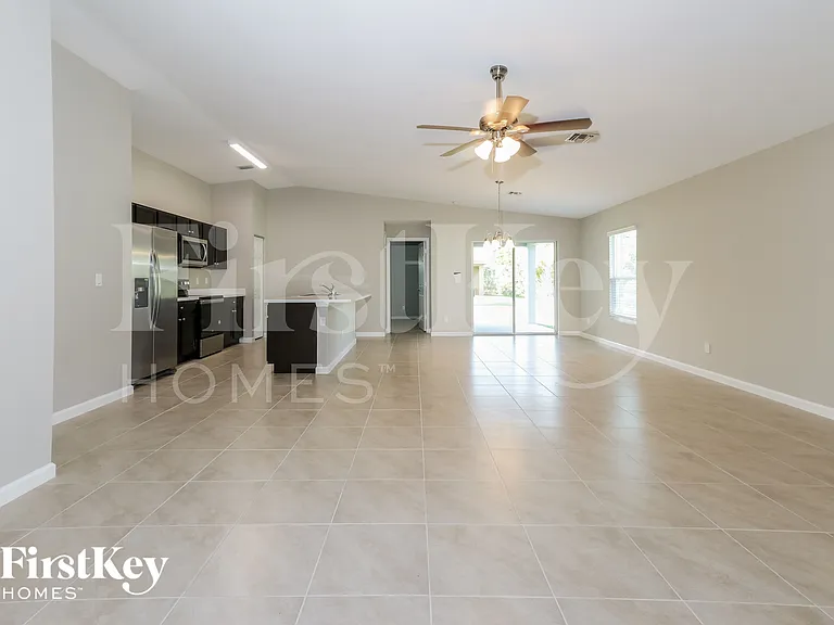 310 SW Undallo Rd — Photo 3