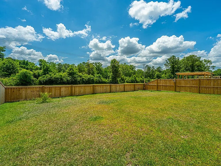411 Grove End Rd — Photo 45