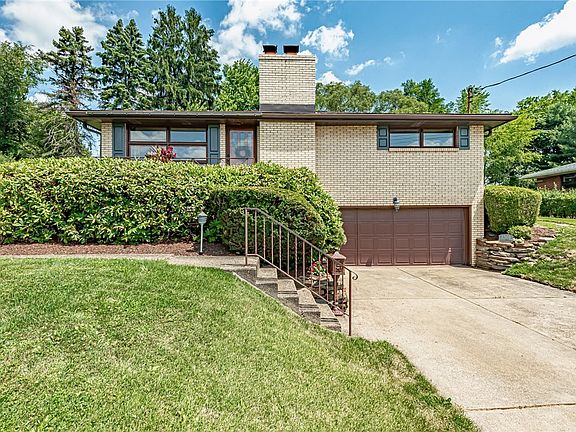 2nd image of 1301 Hillsdale Dr